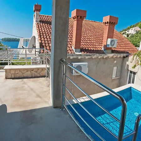 Ivanino Ferienhaus